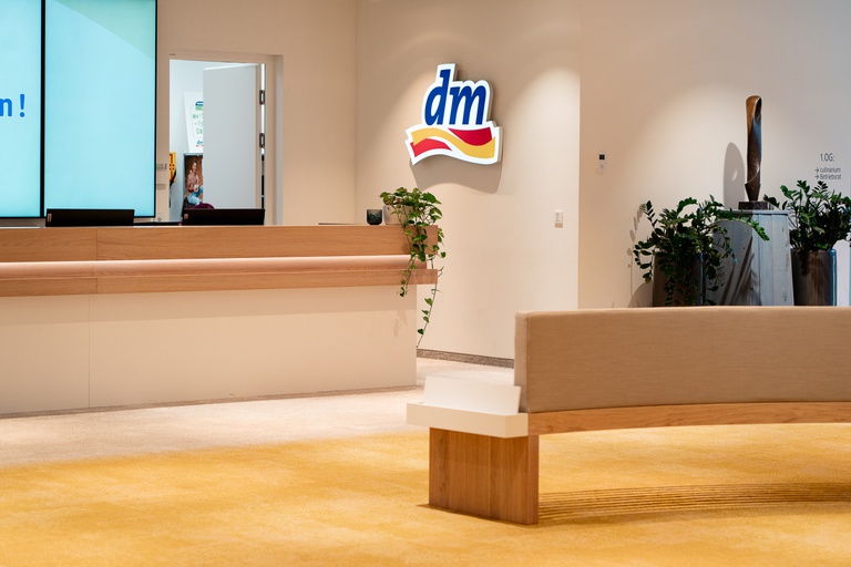 web_DM4.jpg